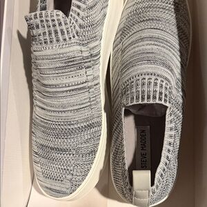 NEW-Steve Madden Black and White Knit Sneakers